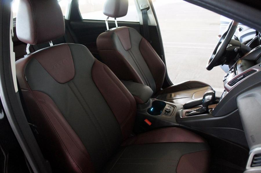  Ford Focus Titanium 2012 года  (фото 18 из 37)